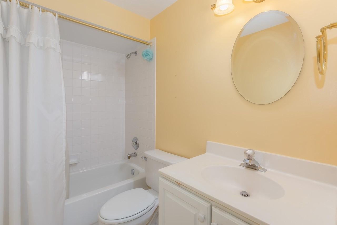 2310 N Van Buren Ct - Photo 7 of 31