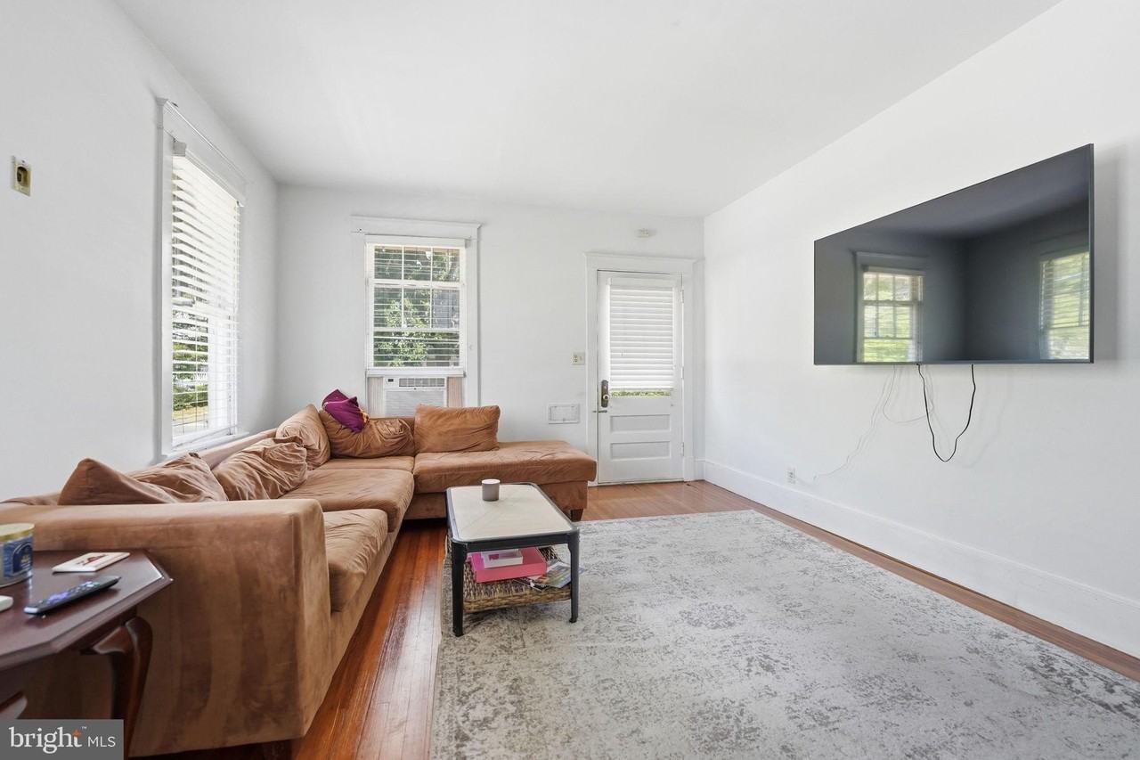 524 N Kenmore St - Photo 5 of 30