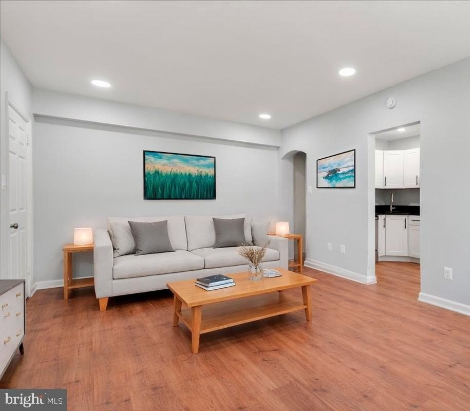 1909 N Rhodes St #25 - Photo 6 of 30