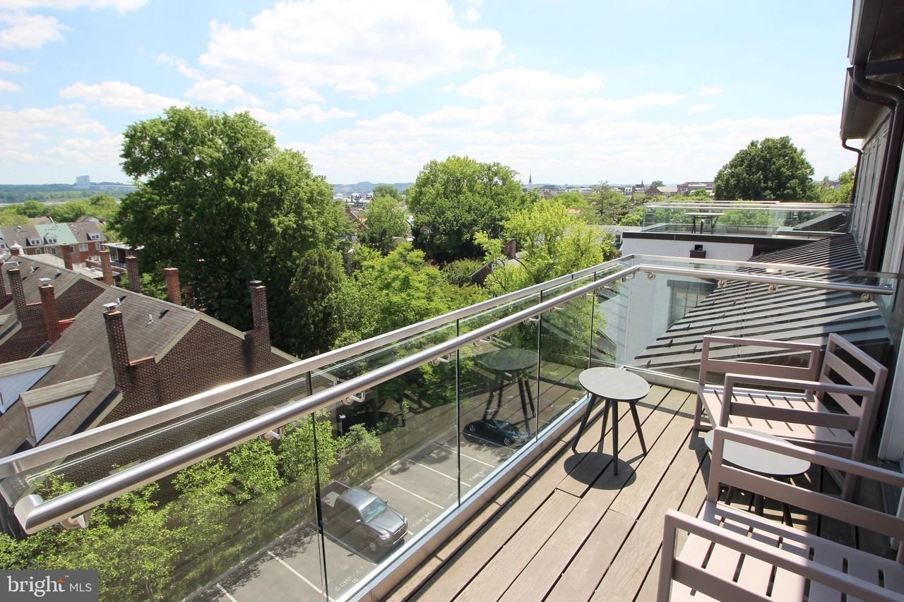 515 N Washington St #203 - Photo 3 of 23