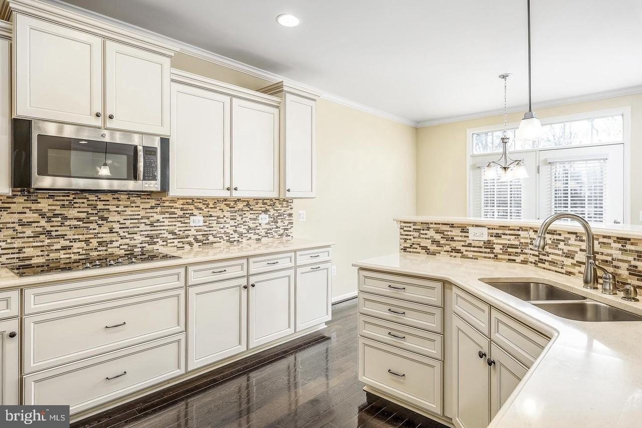 10625 Legacy Ln - Photo 2 of 20