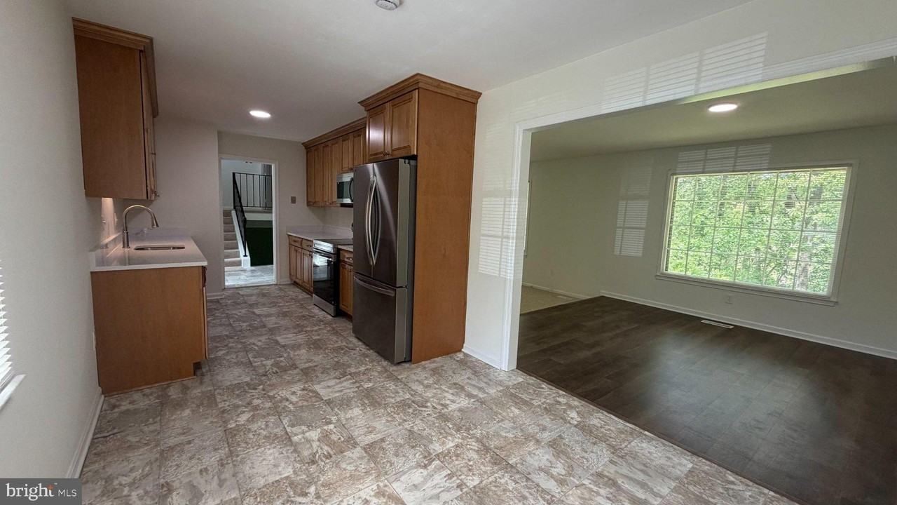 1502 Cerritos Ct - Photo 3 of 27