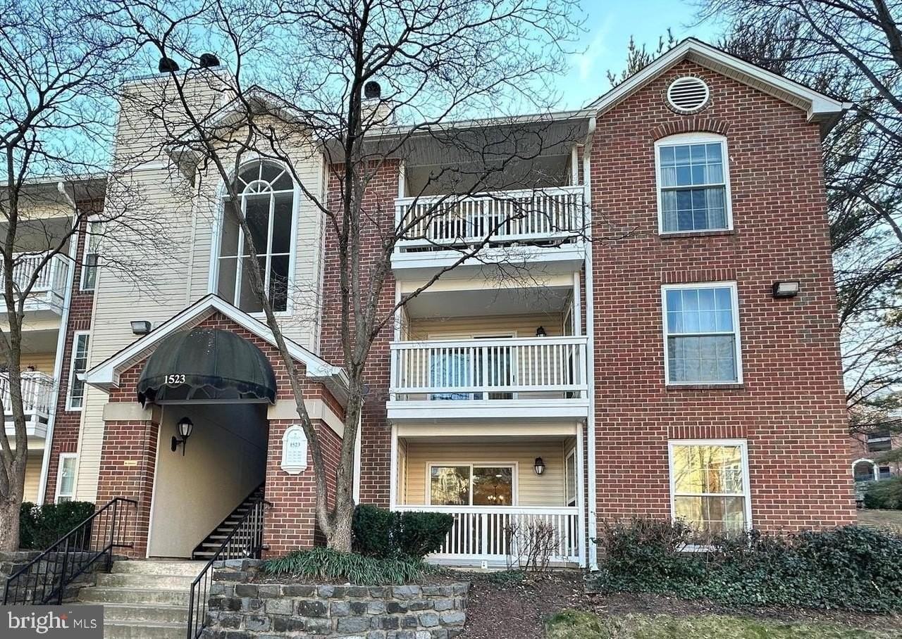 1523 Lincoln Way #204B