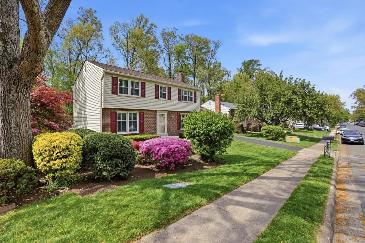 1522 Powells Tavern Pl - Photo 2 of 50