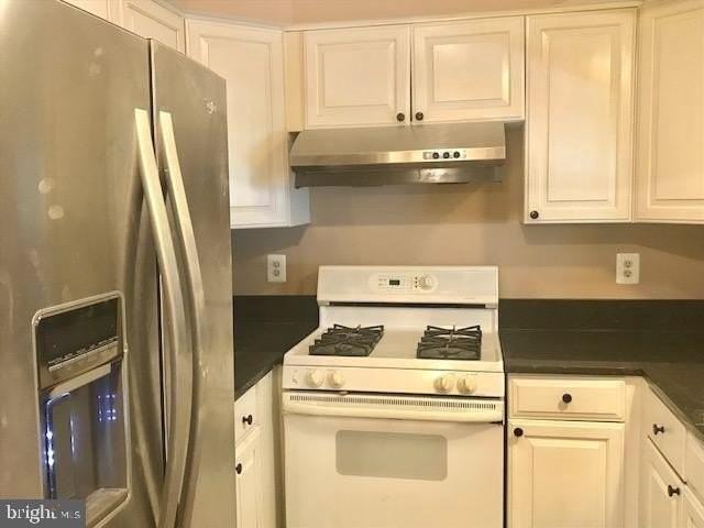 6090 Netherton St - Photo 2 of 16