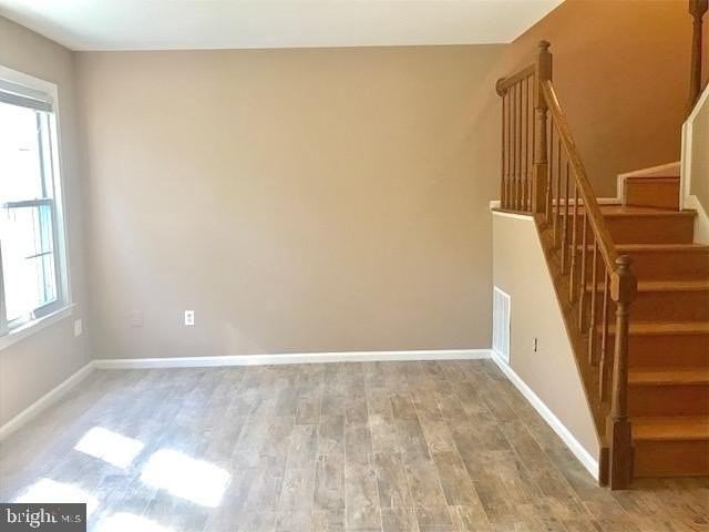 6090 Netherton St - Photo 6 of 16