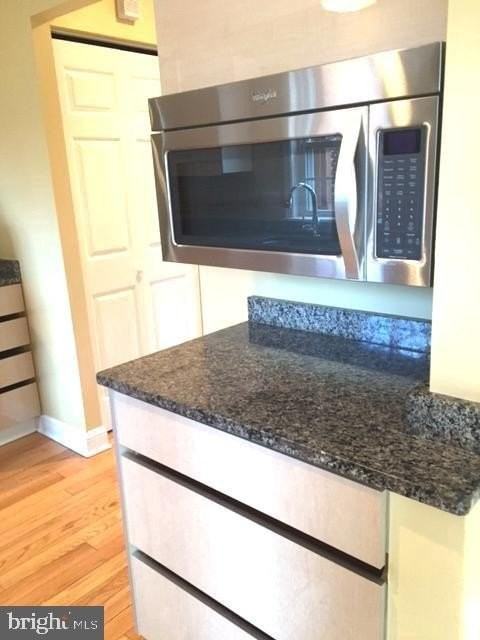 14886 Lambeth Sq - Photo 3 of 15
