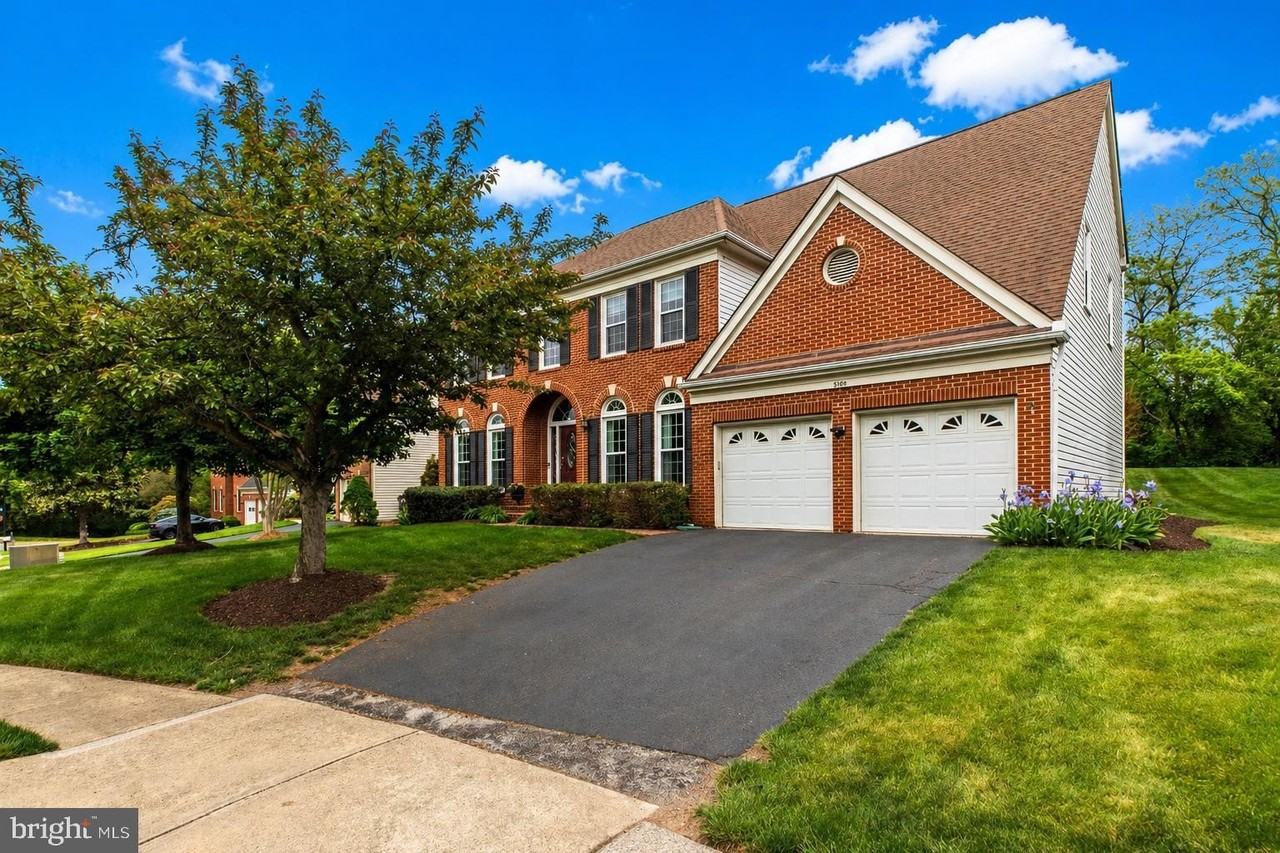 5105 Claybank Ln - Photo 2 of 50
