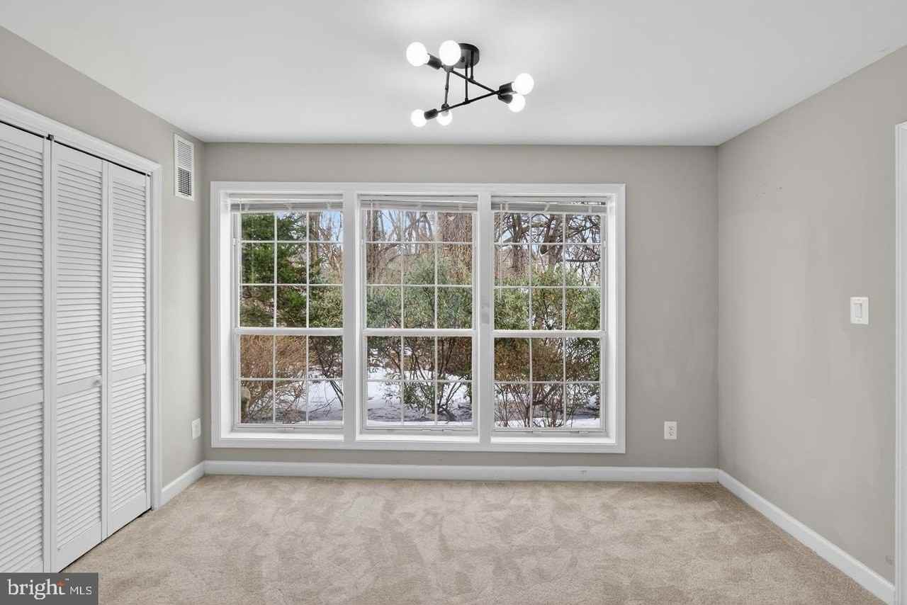 10114 Oakton Terrace Rd - Photo 6 of 34