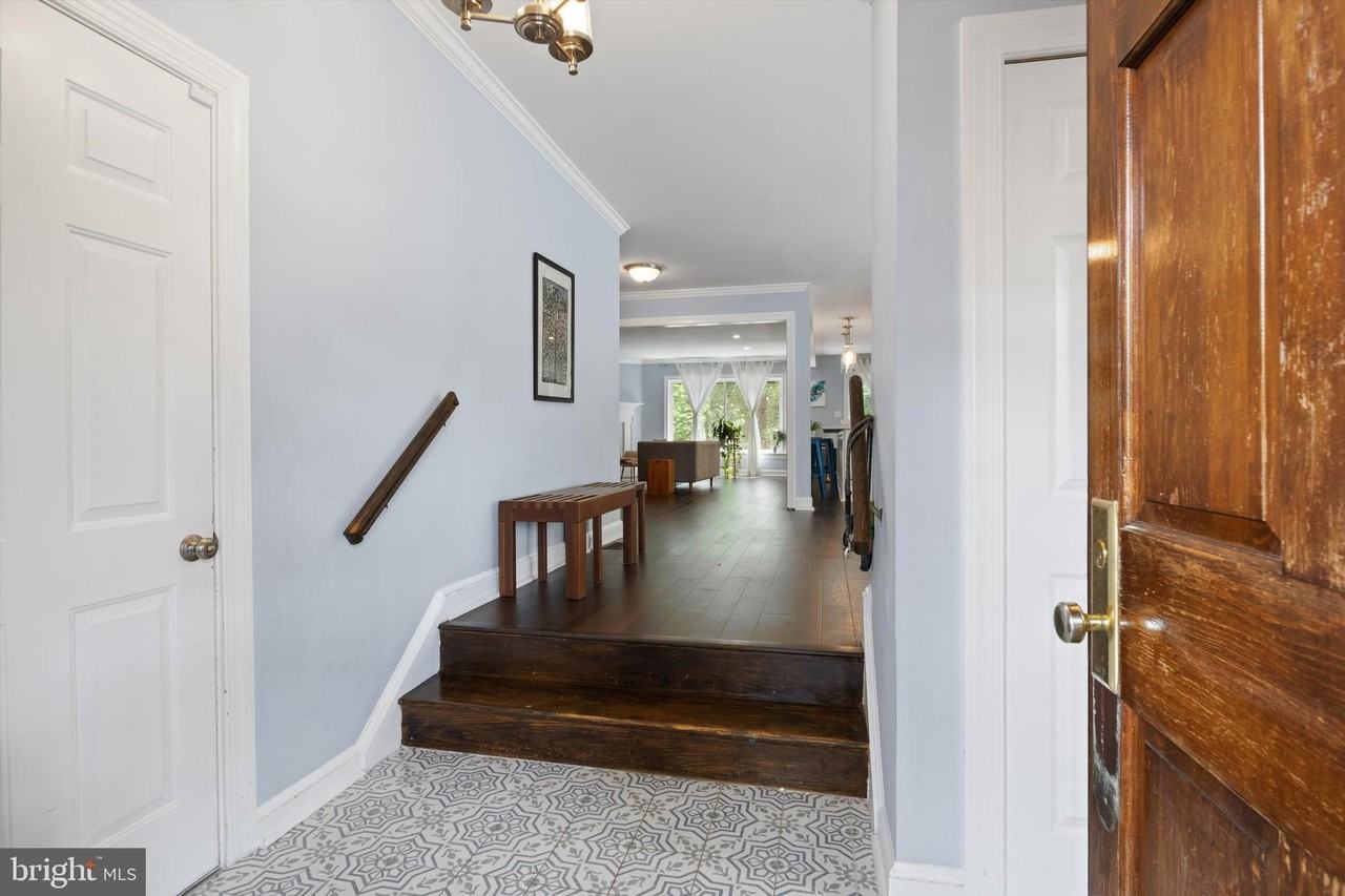 6369 Brampton Ct - Photo 3 of 26