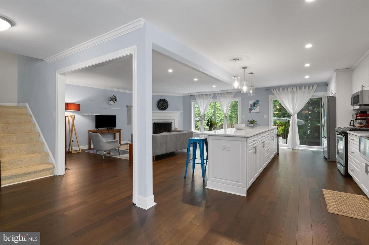 6369 Brampton Ct - Photo 6 of 26