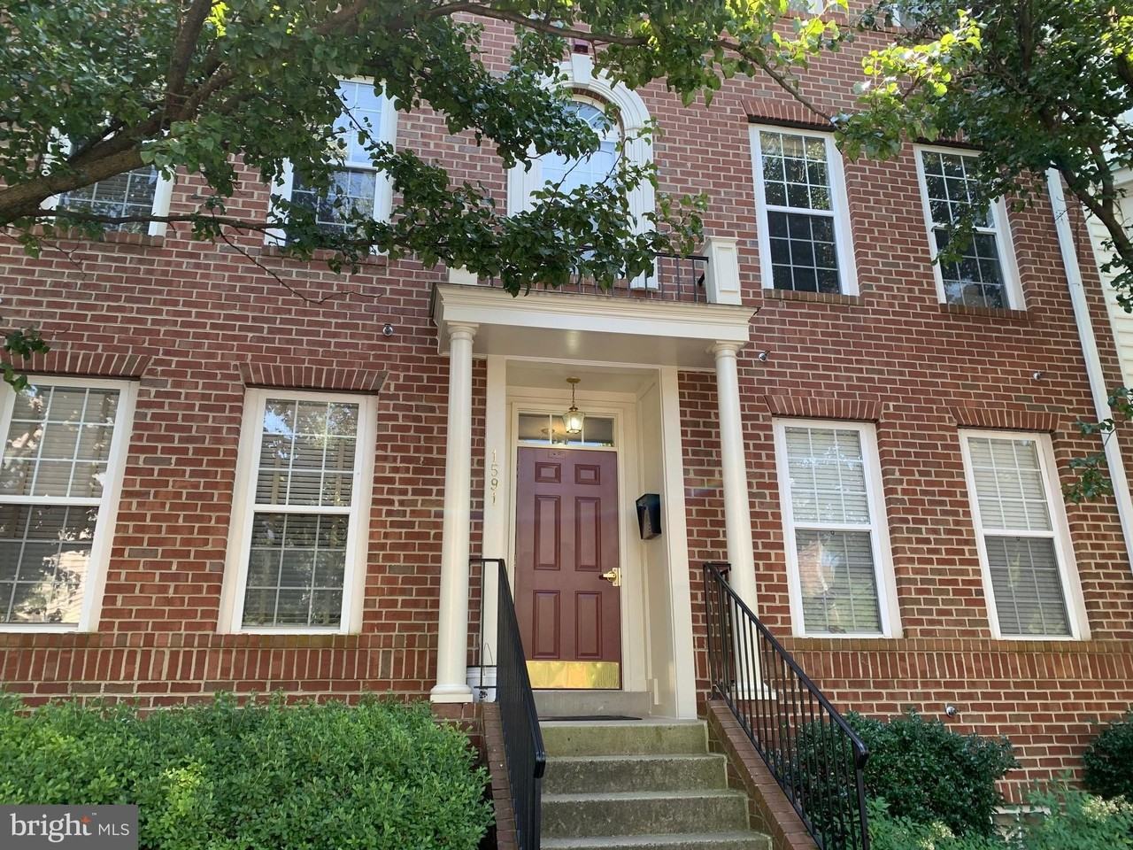 1591 Leeds Castle Dr #101