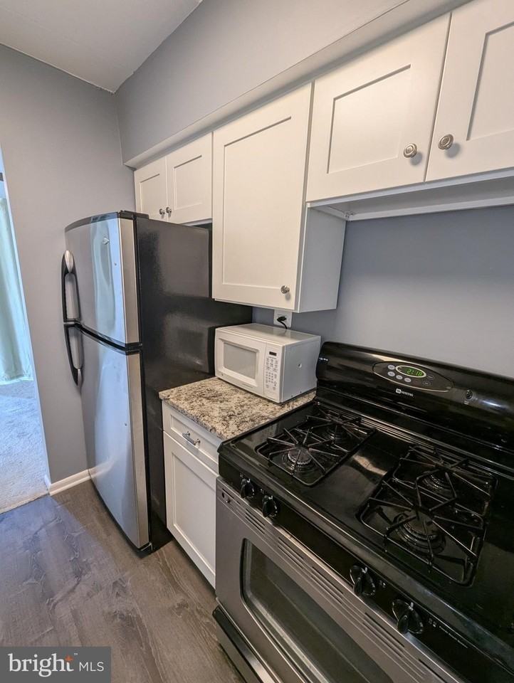200 Locust St Se #400 - Photo 5 of 24