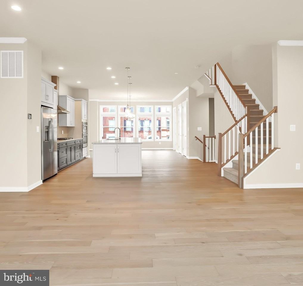 23580 Belvoir Woods Ter - Photo 3 of 29