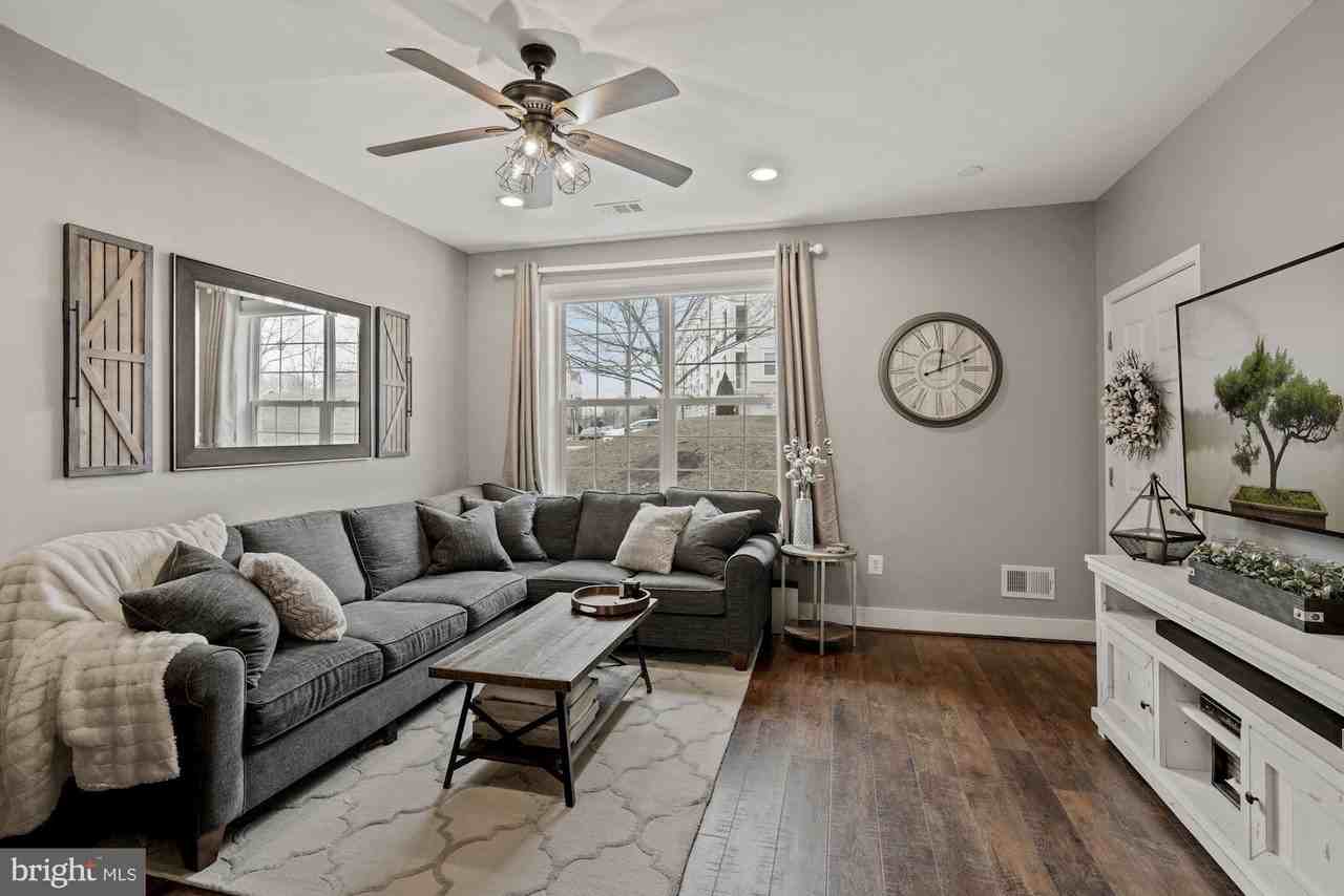 22682 Verde Gate Ter - Photo 4 of 25
