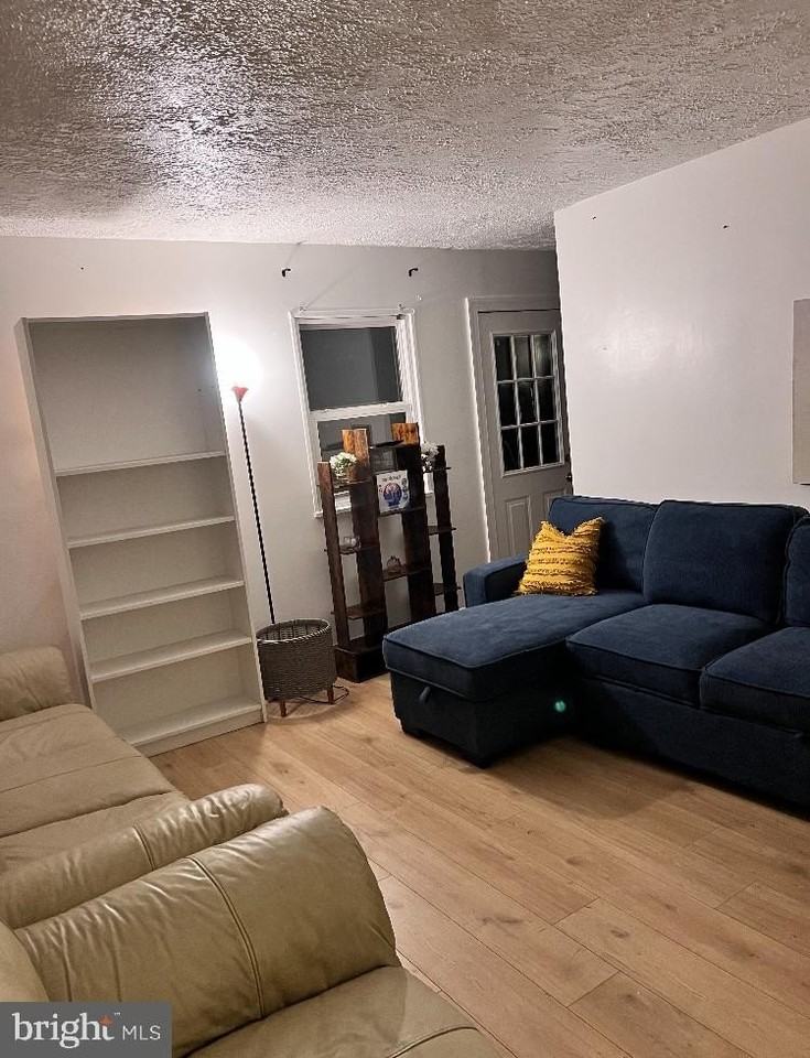229 Manassas Dr - Photo 3 of 19