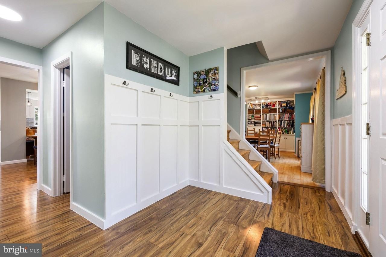 4301 Mountain View Dr - Photo 4 of 50