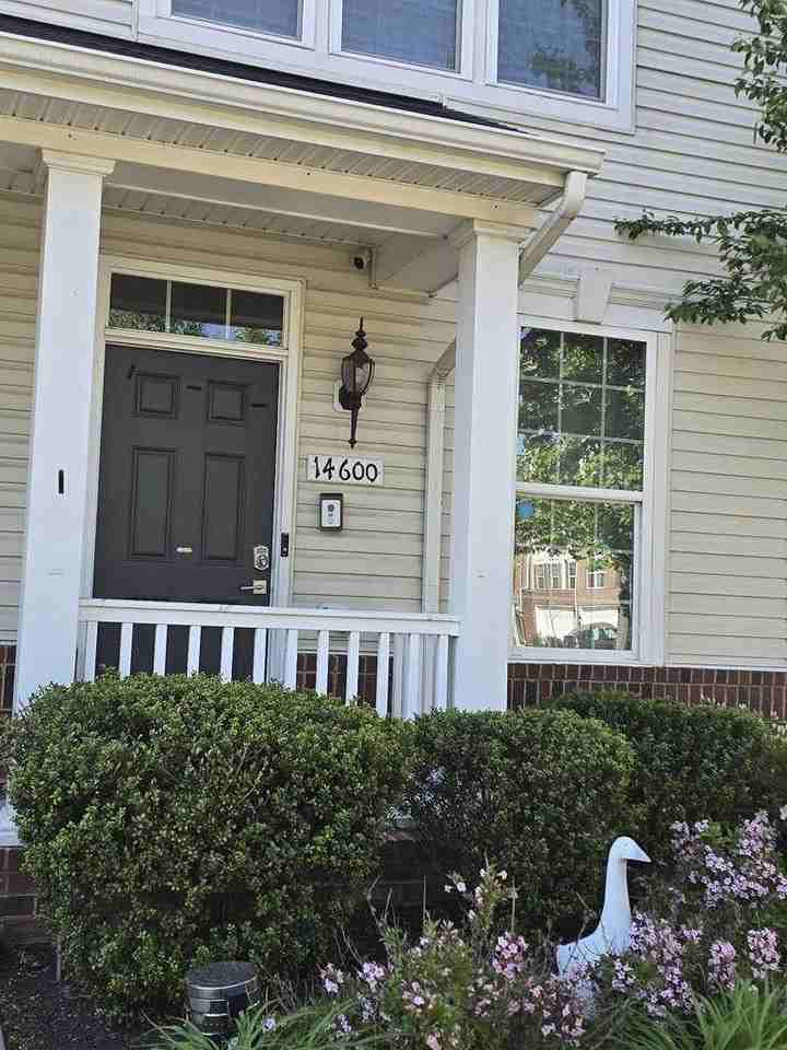 14600 Featherstone Gate Dr - Photo 2 of 20