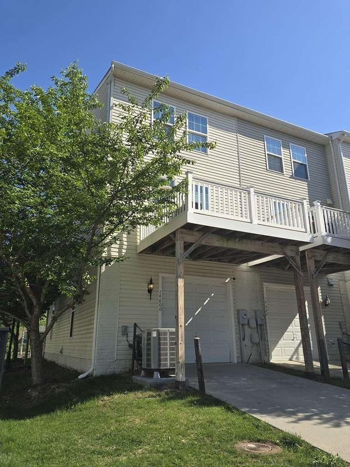 14600 Featherstone Gate Dr - Photo 3 of 20