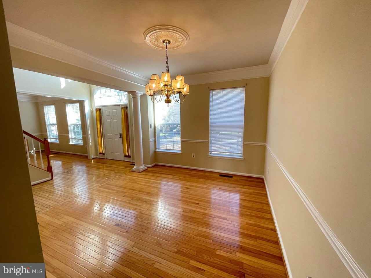15518 Toddsbury Ln - Photo 2 of 48