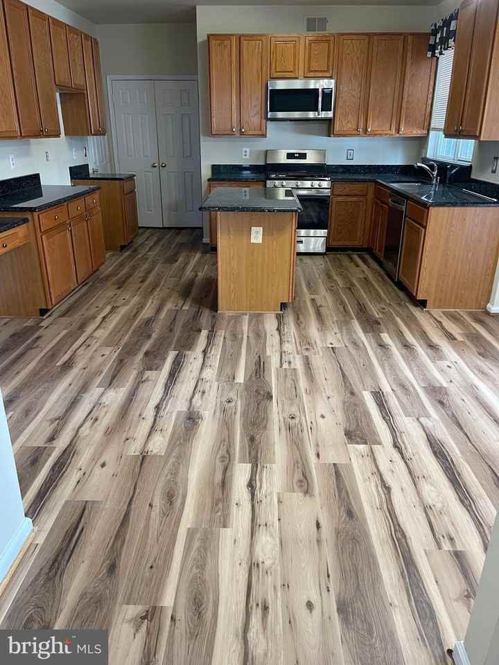 15518 Toddsbury Ln - Photo 7 of 48