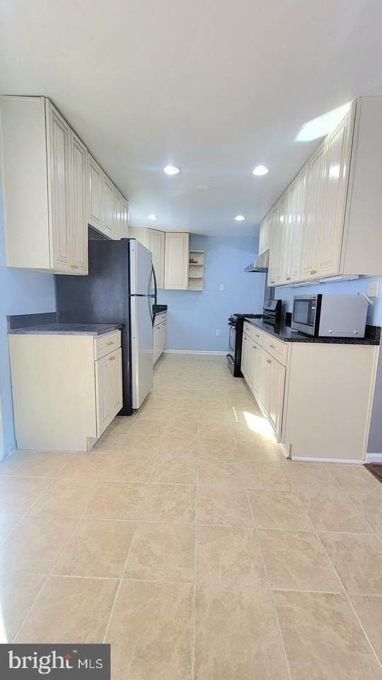 14707 Brook Dr - Photo 5 of 15