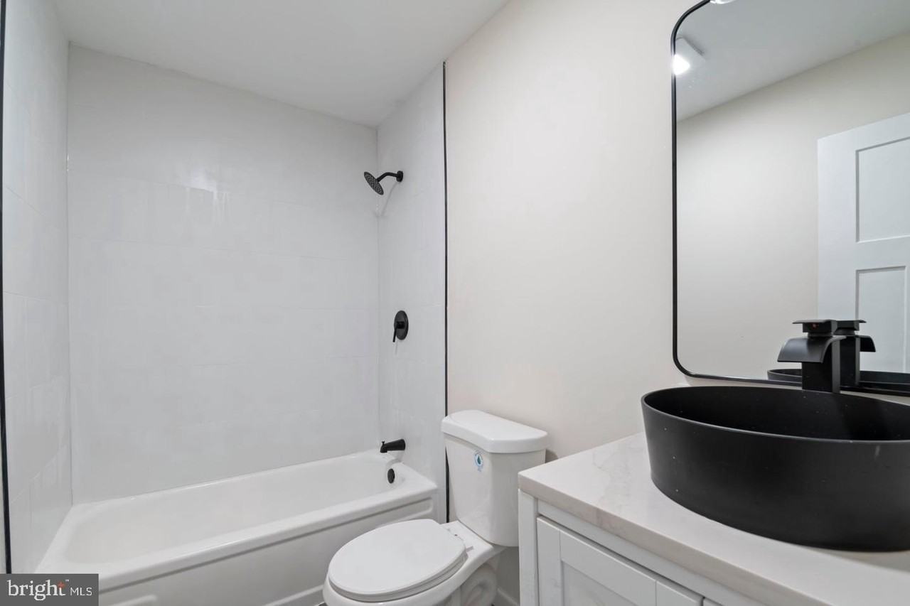 7616 Somerset Ln - Photo 7 of 10
