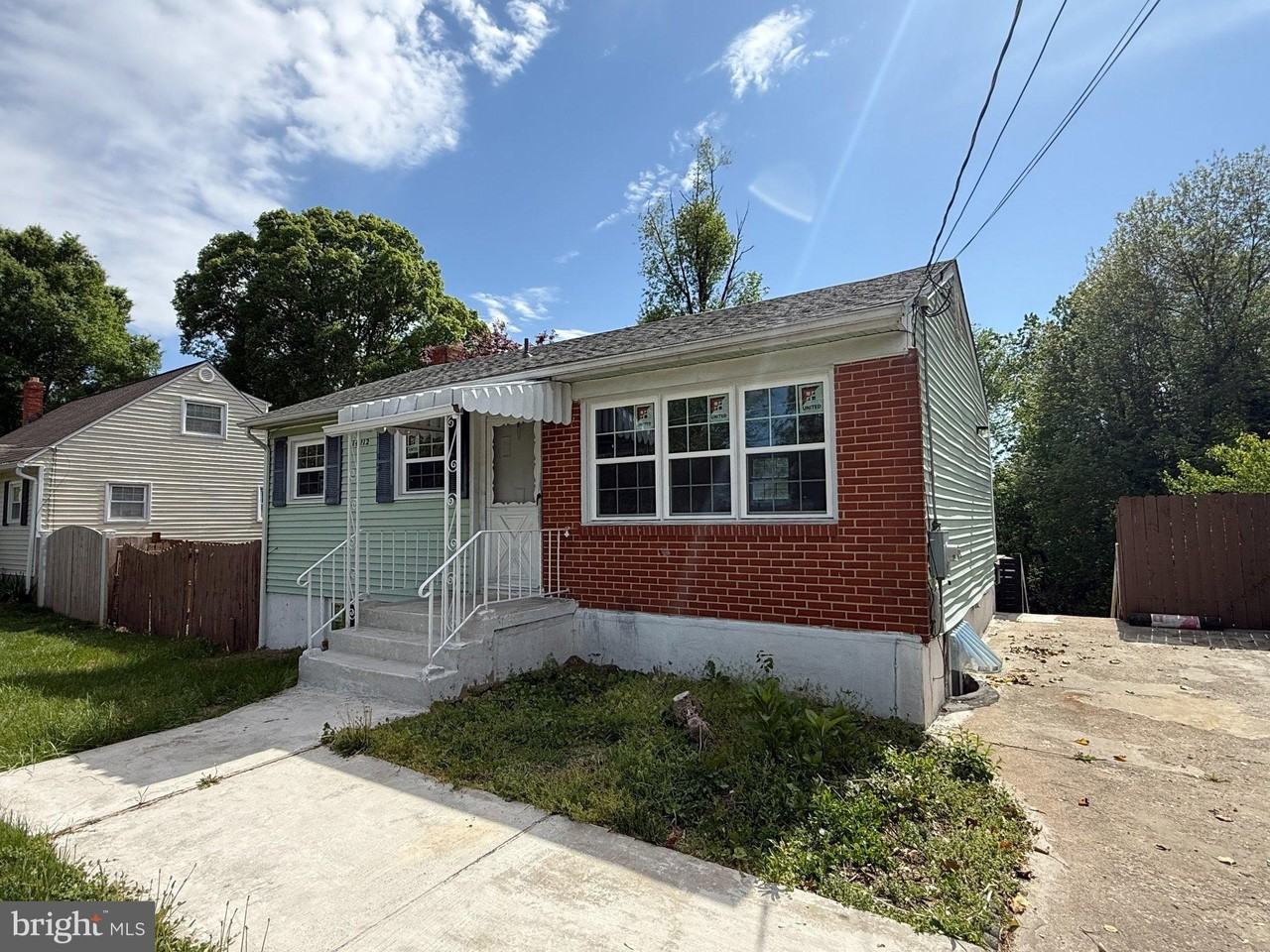 14212 Fisher Ave - Photo 2 of 15