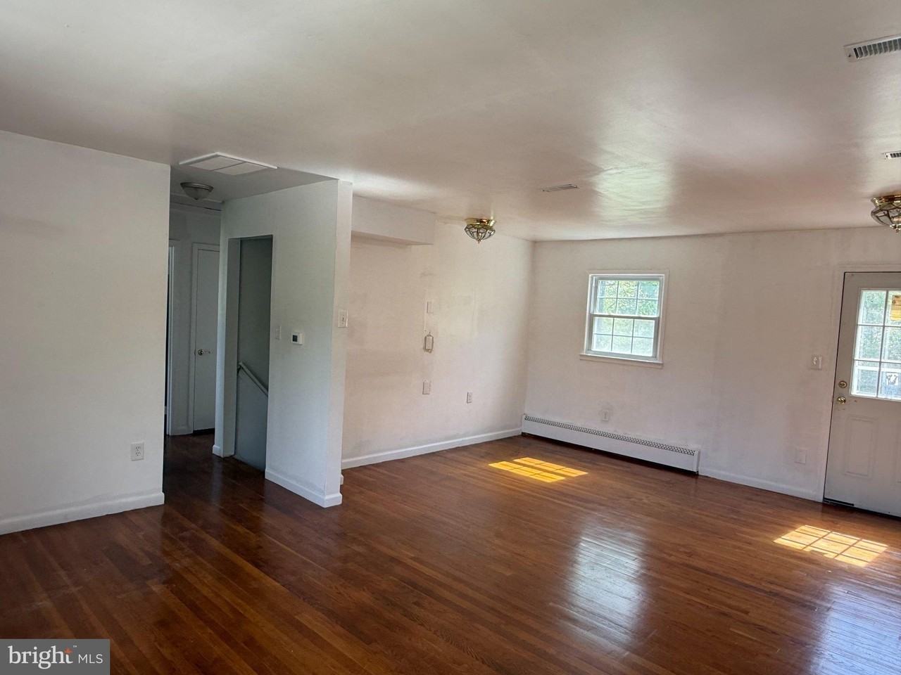 14212 Fisher Ave - Photo 7 of 15