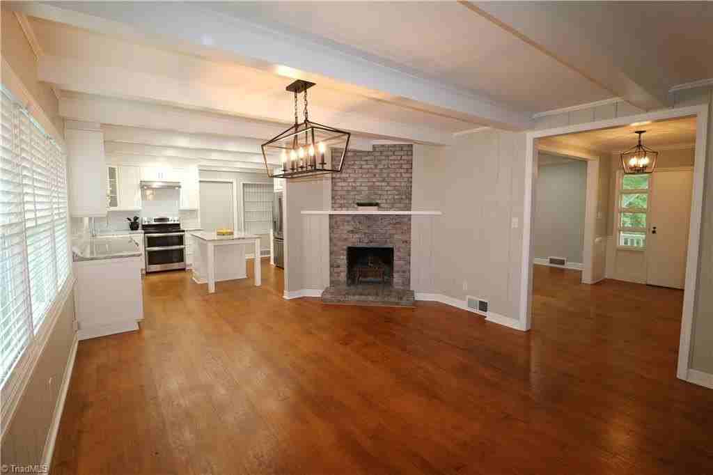 2832 Monticello Dr - Photo 3 of 35