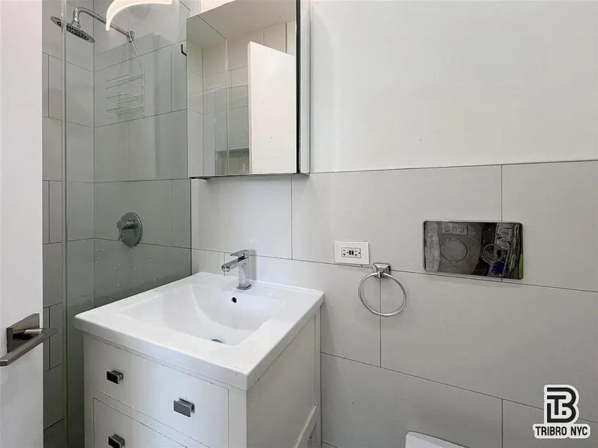 1283 Rogers Ave - Photo 4 of 4