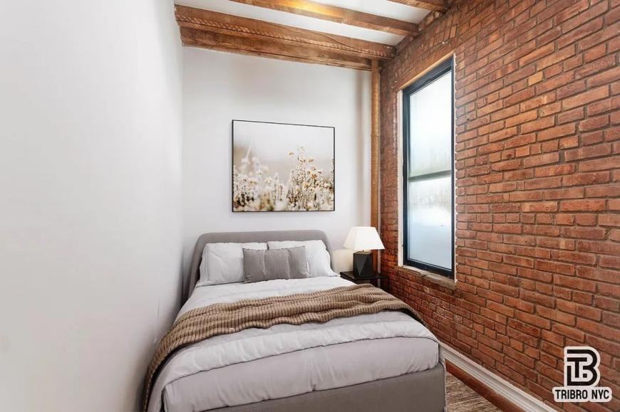 47 Market St - Photo 3 of 5