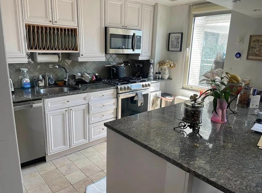 303 E 57th St - Photo 3 of 5