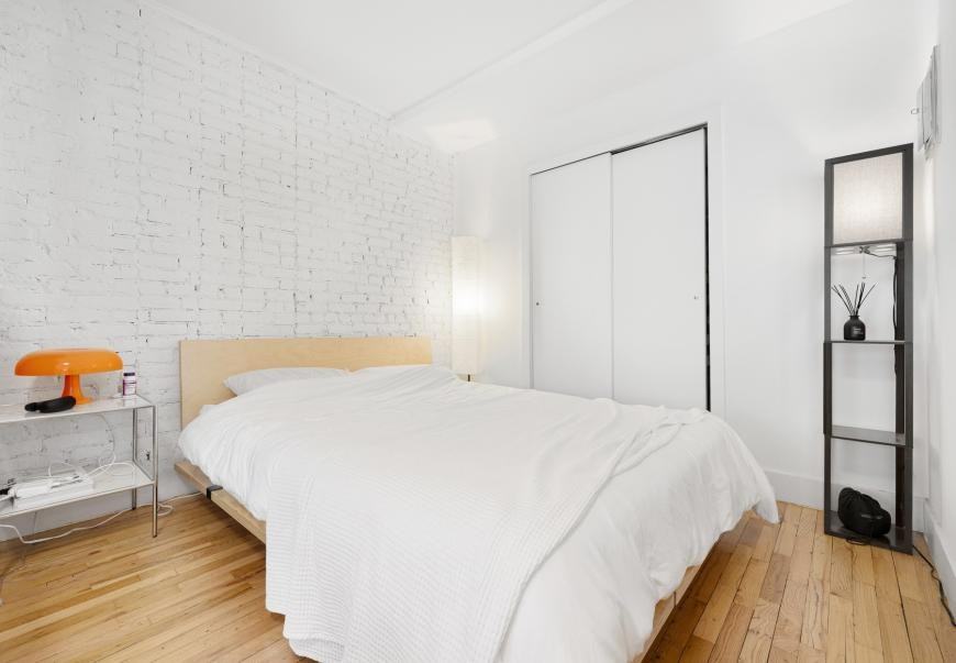 431 W 22nd St - Photo 6 of 10
