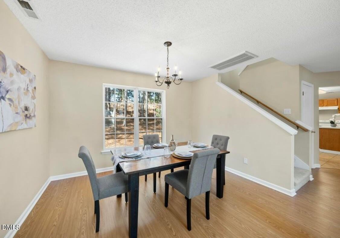 418 Bergen Ave - Photo 4 of 11