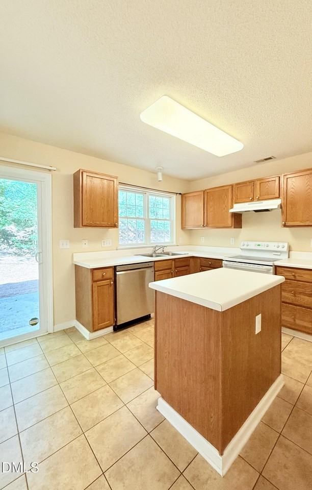 418 Bergen Ave - Photo 6 of 11