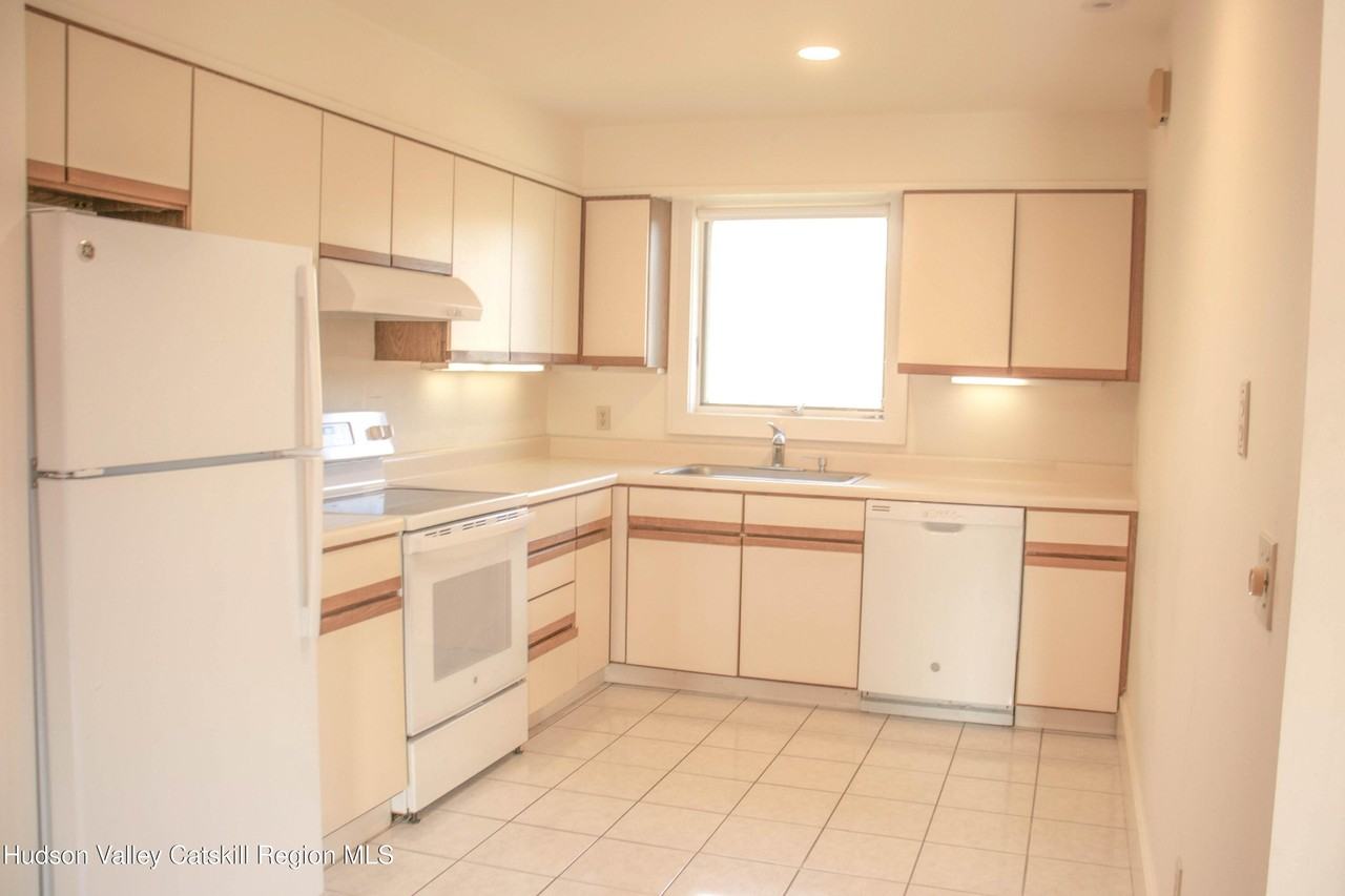 96 Jefferson Hill Road - Photo 5 of 17