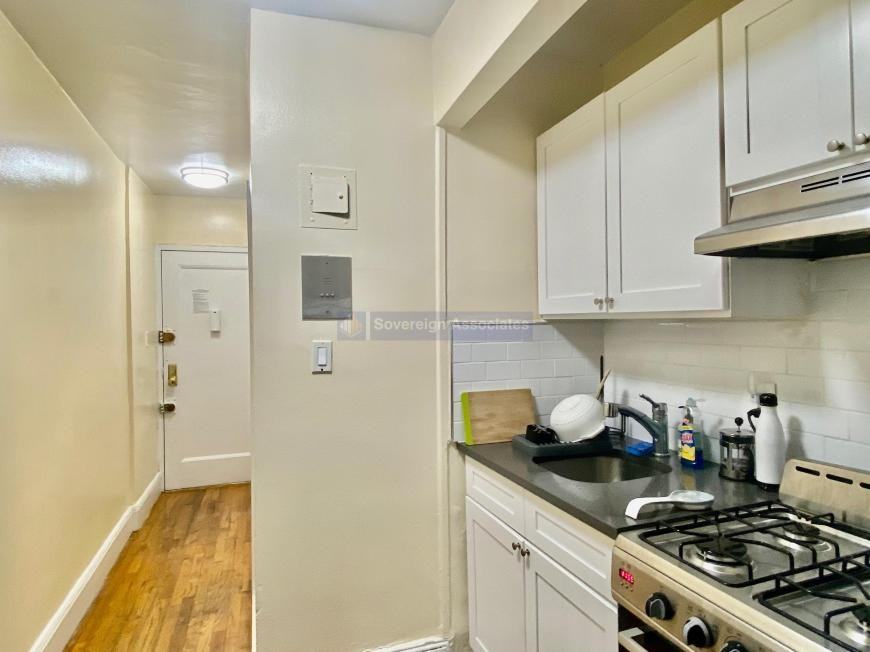 308 W 105th St - Photo 3 of 10