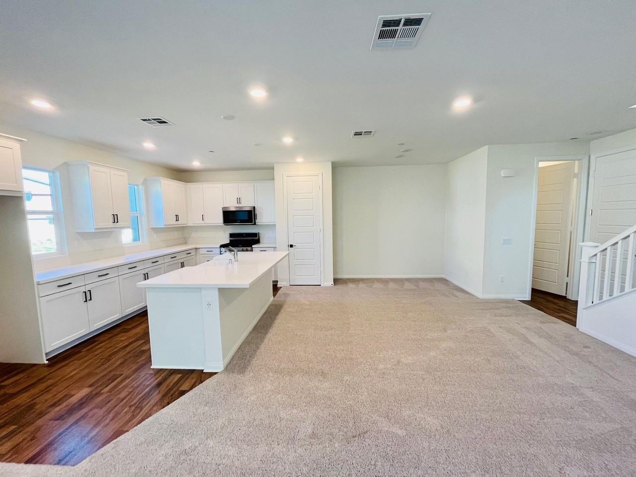 27467 Longview Pl - Photo 3 of 28
