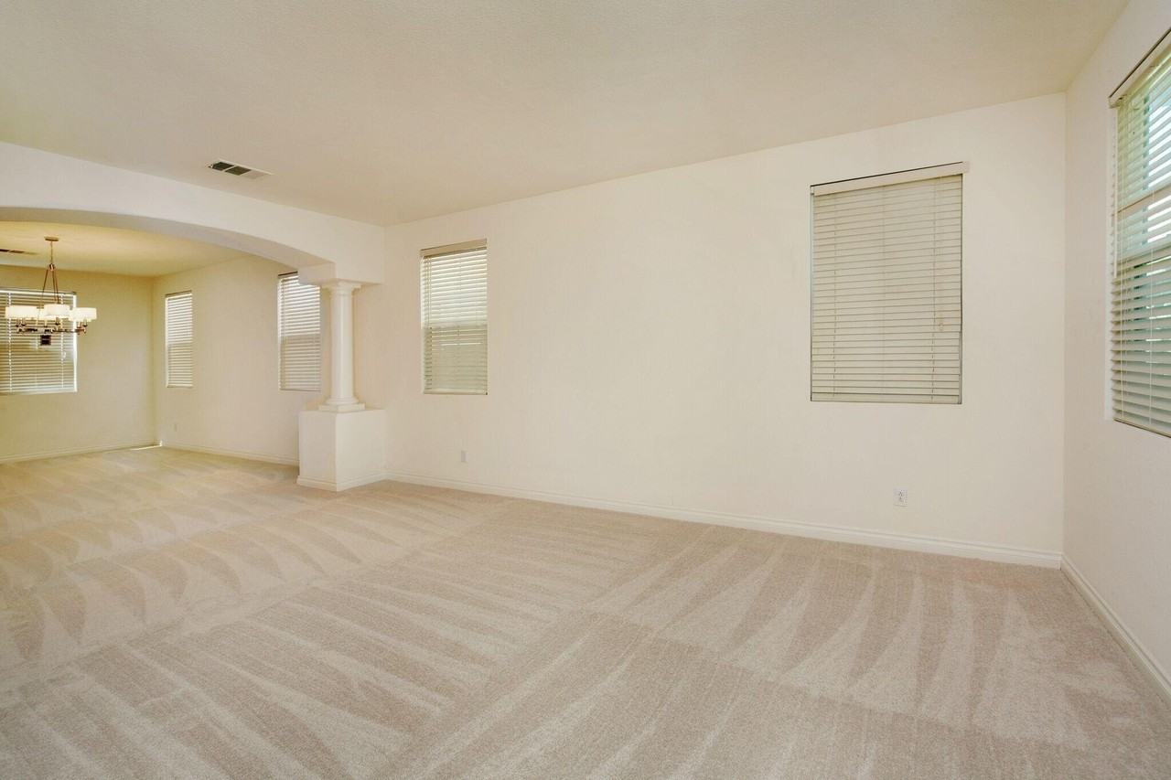 24318 Via La Casa - Photo 4 of 28