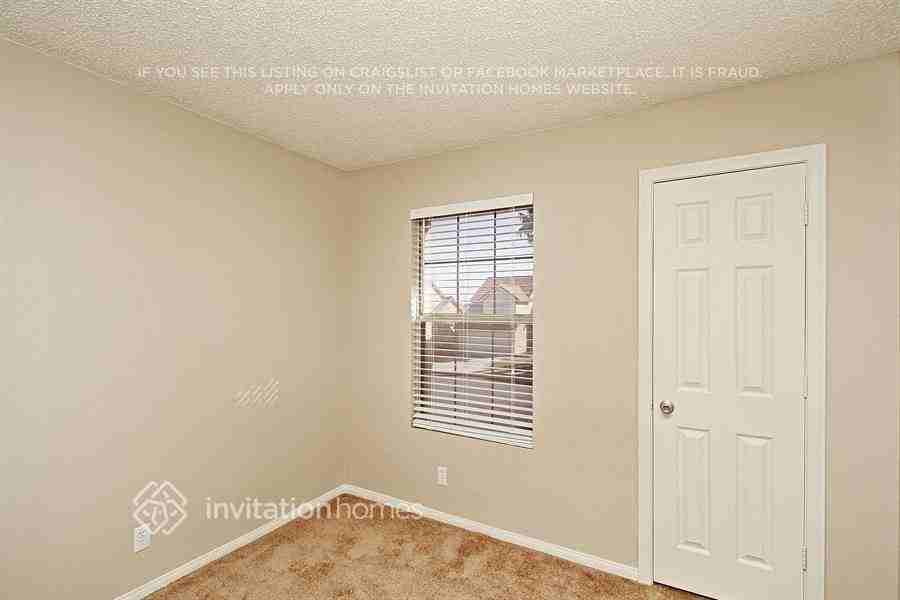 3301 Hyannis Cir - Photo 3 of 12