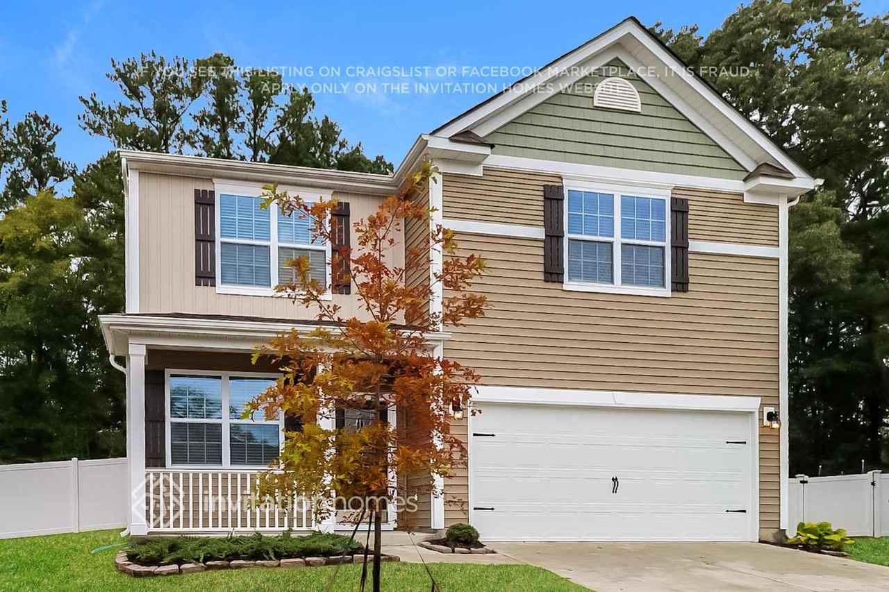 7421 Larwill Ln - Photo 3 of 18