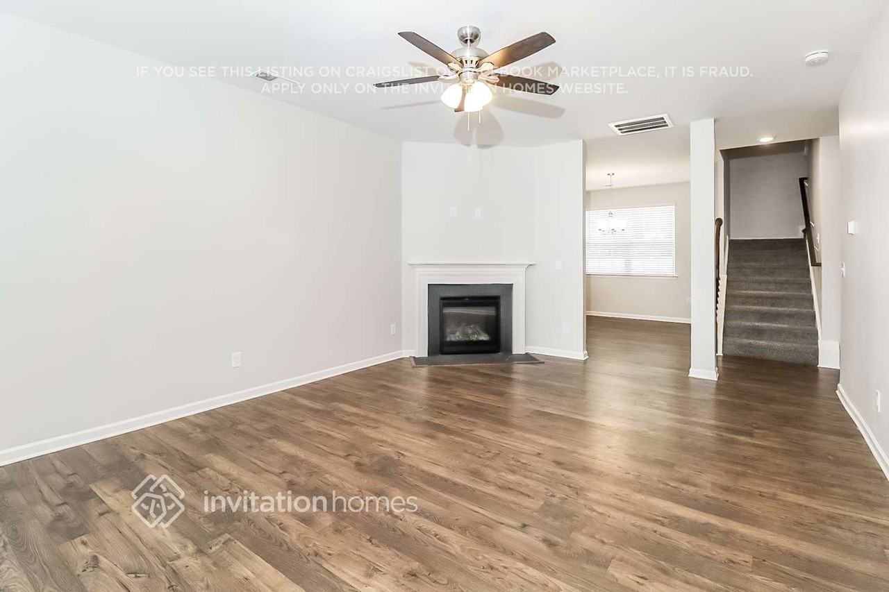 7421 Larwill Ln - Photo 6 of 18