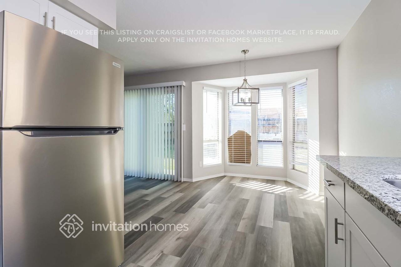 8937 W Malapai Dr - Photo 4 of 12