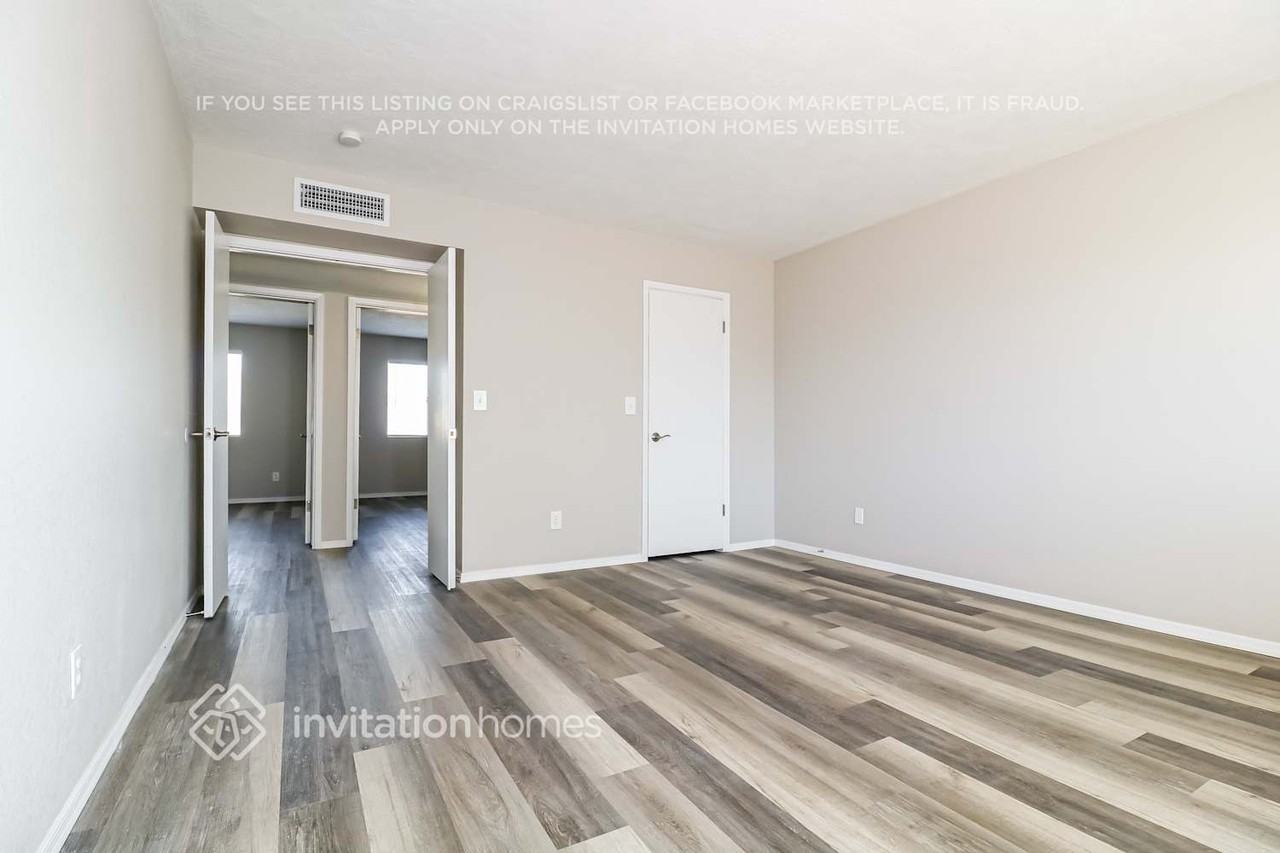 8937 W Malapai Dr - Photo 6 of 12