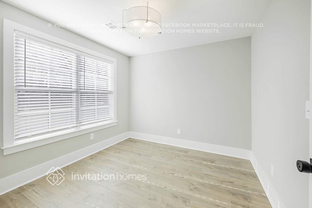647 Vernon Ave #301 - Photo 6 of 13