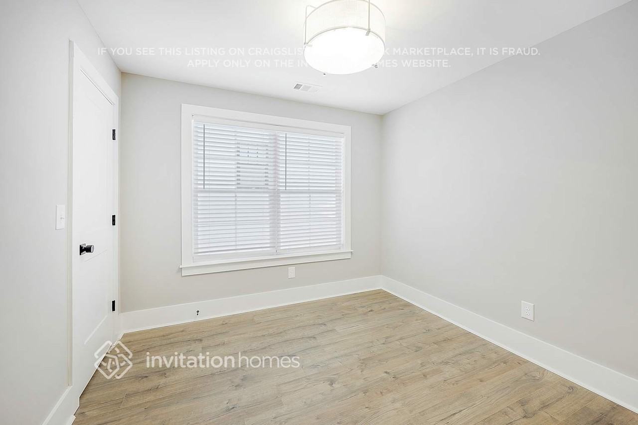 647 Vernon Ave #301 - Photo 7 of 13