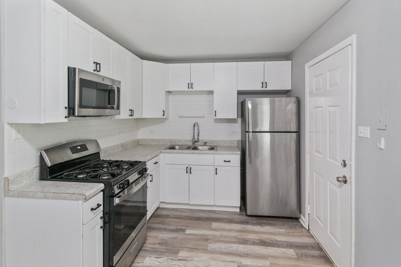 22015 E Churchill Dr #1 - Photo 3 of 13