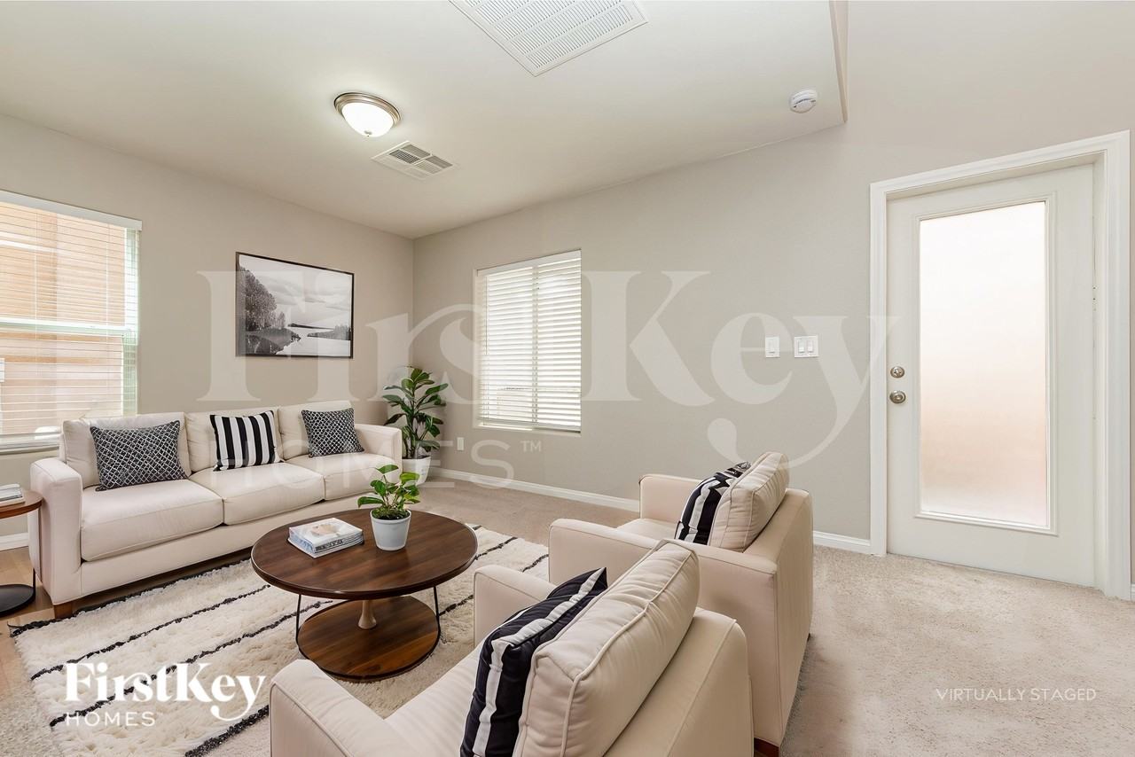 6641 Colorado Spruce St - Photo 3 of 19