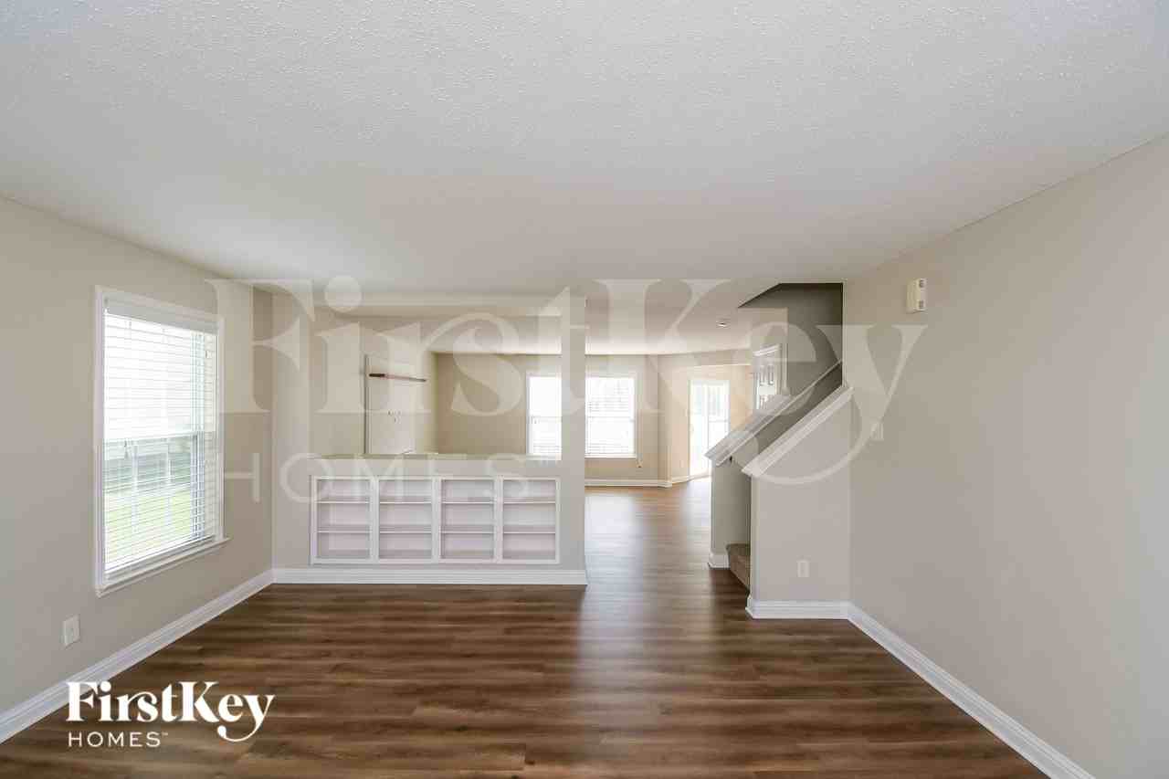 782 Runnymede Ct - Photo 2 of 19